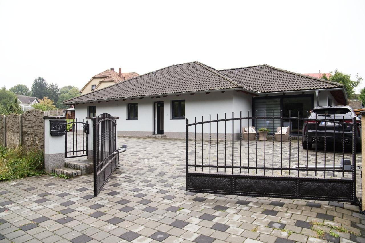 Skuteč Apartmany A Wellness Vmal מראה חיצוני תמונה